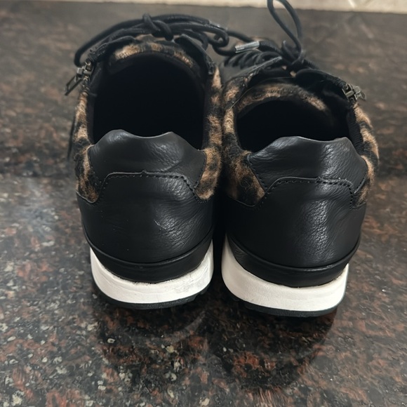 B.O.C. Khloe Oxford Sneaker Leopard Print Ladies 8 - Picture 3 of 10